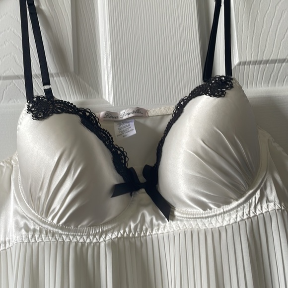 Linea Donatella White Babydoll - Picture 2 of 4